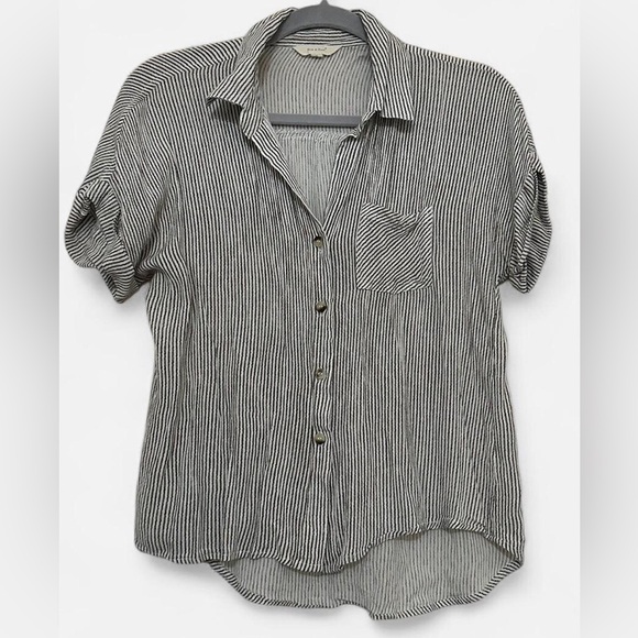 Grey and white striped button up shirt - Picture 4 of 4
